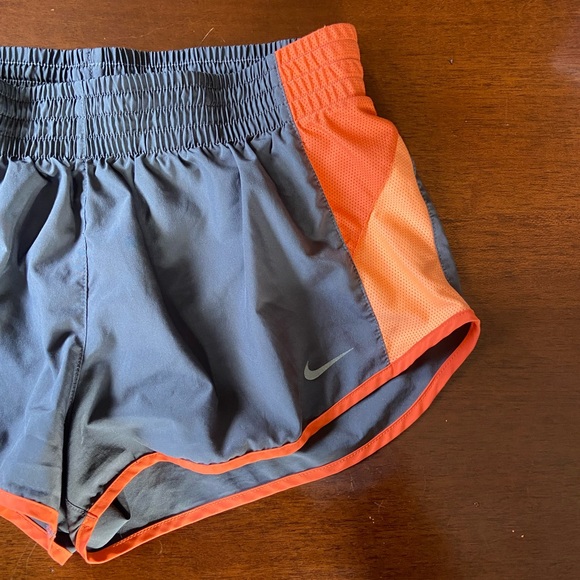 Nike Running Shorts - Picture 2 of 5
